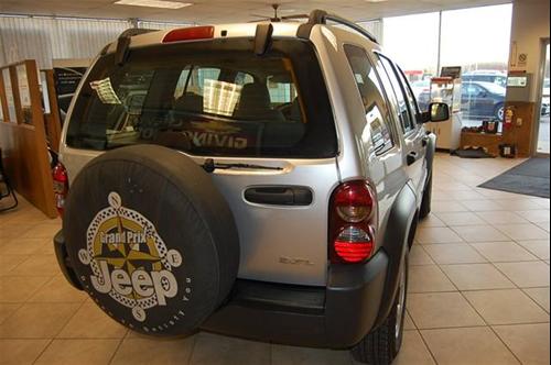 Jeep Liberty 2006 photo 3