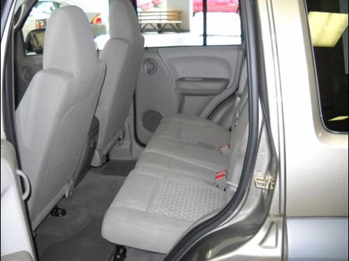 Jeep Liberty 2006 photo 2