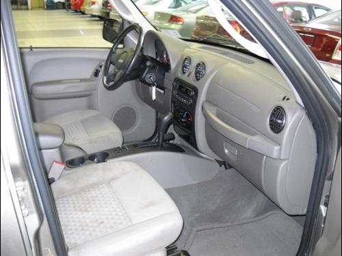 Jeep Liberty 2006 photo 3