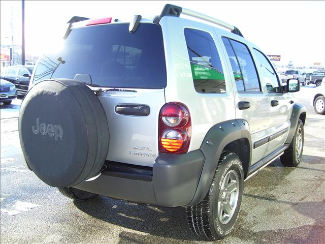 Jeep Liberty 2006 photo 4