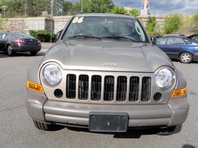Jeep Liberty 2006 photo 4