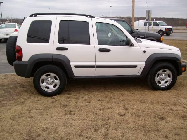 Jeep Liberty 2006 photo 4