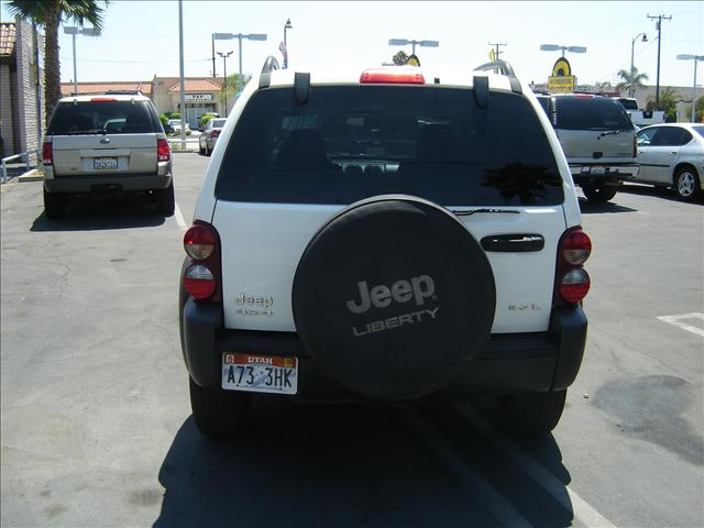 Jeep Liberty 2006 photo 3