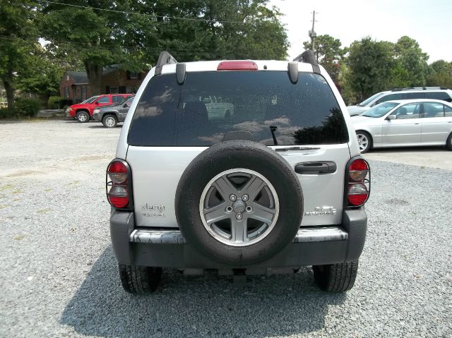 Jeep Liberty 2006 photo 3