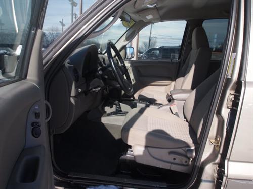 Jeep Liberty 2006 photo 2