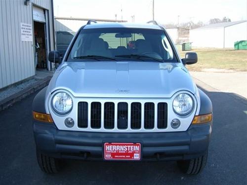 Jeep Liberty 2006 photo 2