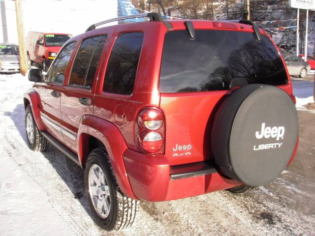 Jeep Liberty 2006 photo 2