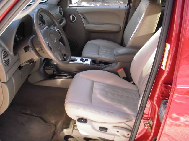 Jeep Liberty 2006 photo 4
