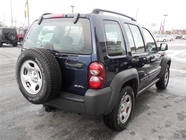 Jeep Liberty 2006 photo 3
