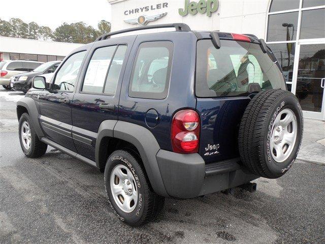 Jeep Liberty 2006 photo 4