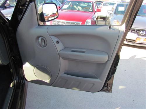 Jeep Liberty 2006 photo 2