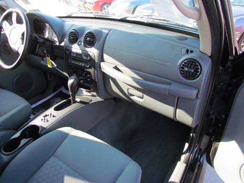 Jeep Liberty 2006 photo 3