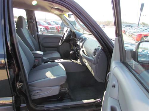Jeep Liberty 2006 photo 4