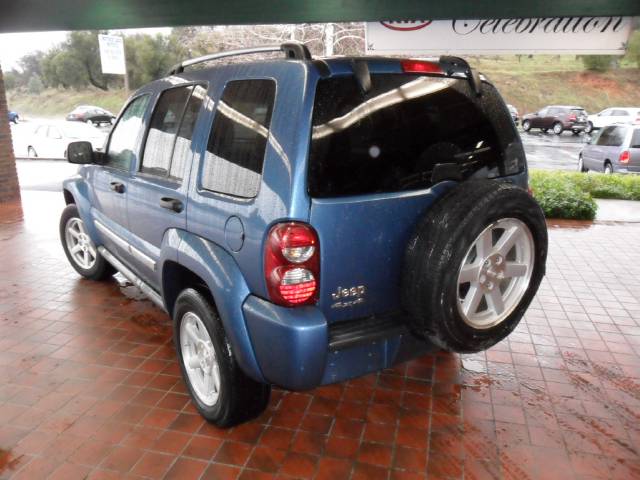 Jeep Liberty 2006 photo 3