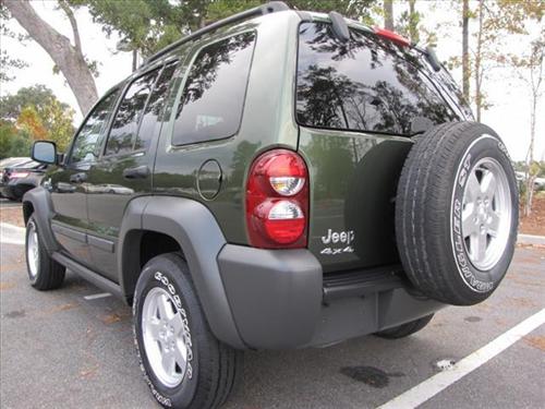 Jeep Liberty 2006 photo 2