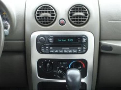 Jeep Liberty 2006 photo 4