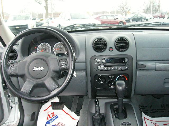 Jeep Liberty 2006 photo 3