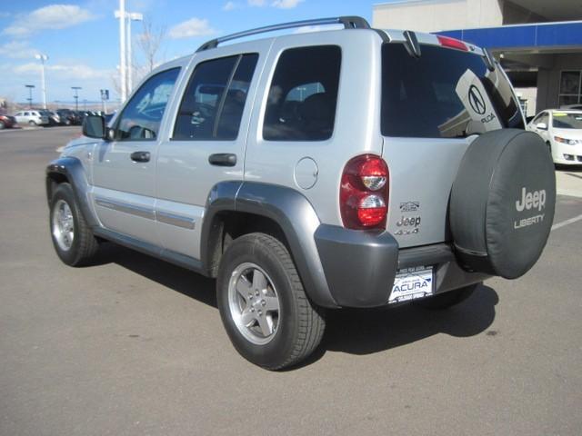 Jeep Liberty 2006 photo 4