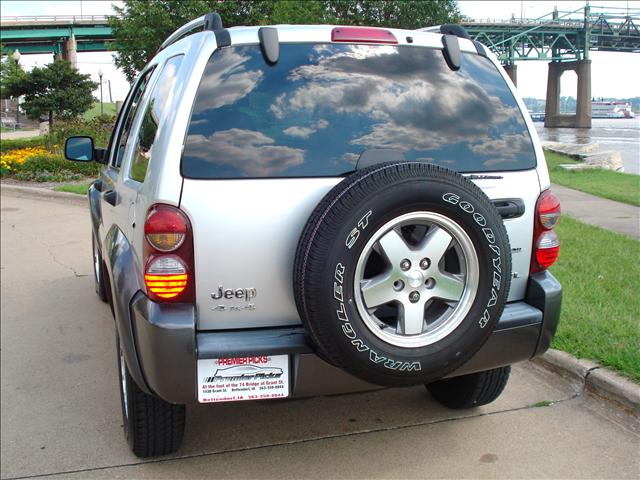 Jeep Liberty 2006 photo 1