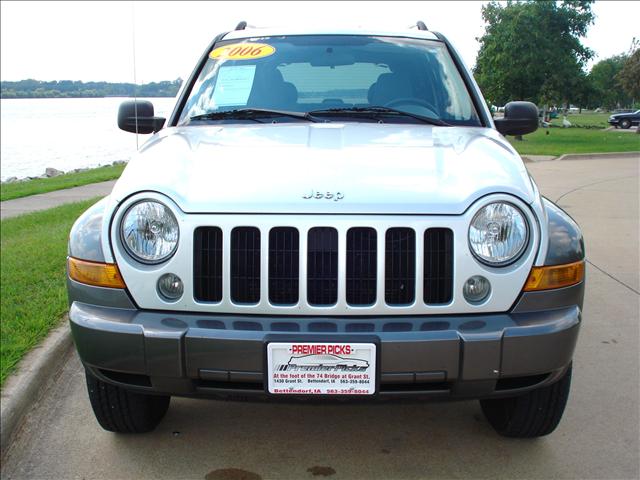 Jeep Liberty 2006 photo 3