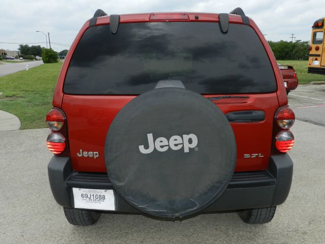 Jeep Liberty 2006 photo 10
