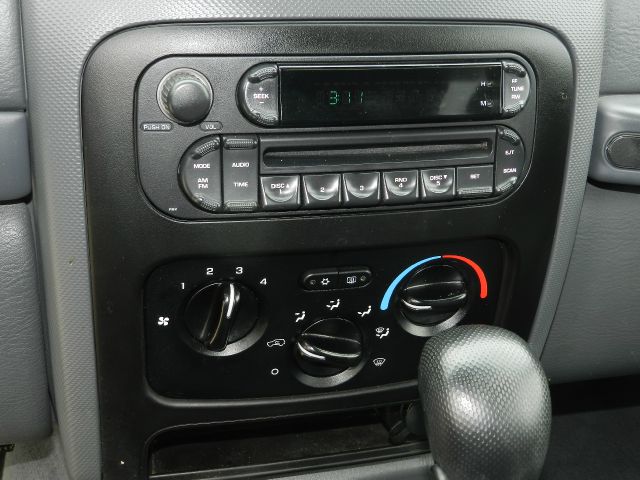 Jeep Liberty 2006 photo 20