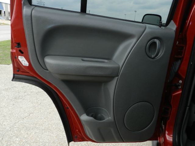 Jeep Liberty 2006 photo 25