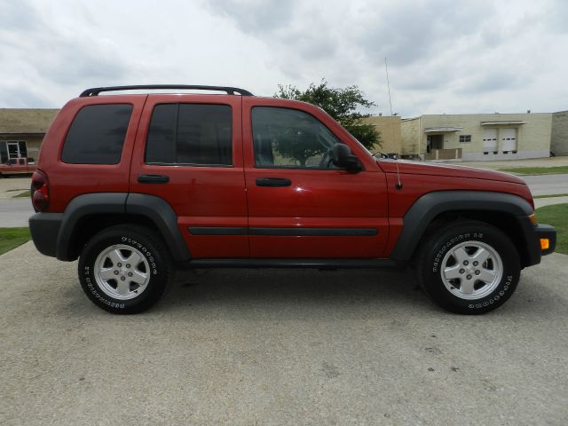 Jeep Liberty 2006 photo 27