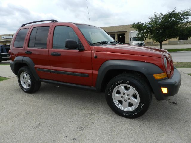 Jeep Liberty 2006 photo 28