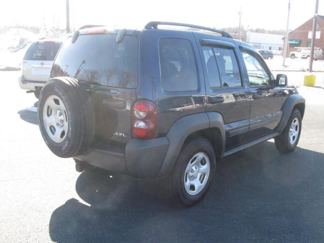 Jeep Liberty 2006 photo 4