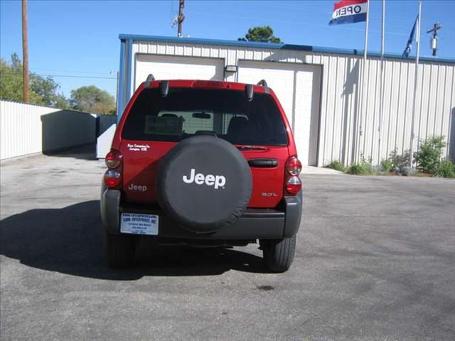 Jeep Liberty 2006 photo 2