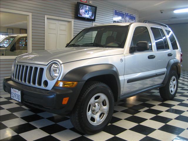 Jeep Liberty 2006 photo 2