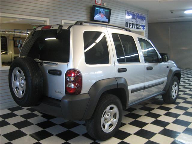 Jeep Liberty 2006 photo 3