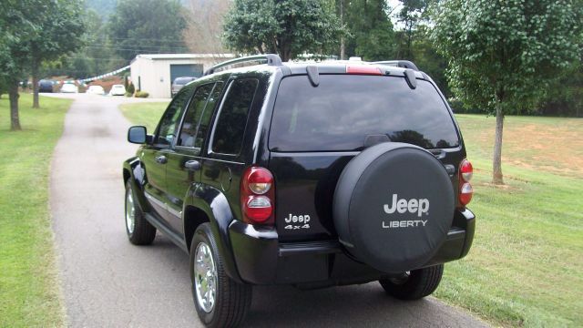 Jeep Liberty 2006 photo 2