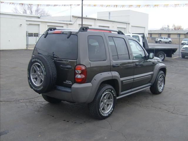 Jeep Liberty 2006 photo 2