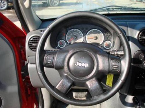 Jeep Liberty 2006 photo 2