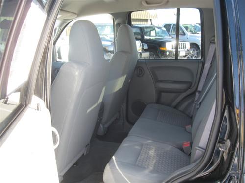 Jeep Liberty 2006 photo 2