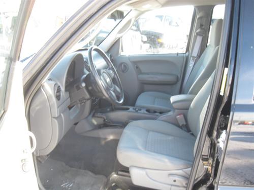Jeep Liberty 2006 photo 4