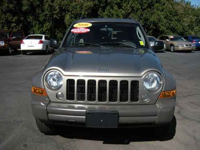 Jeep Liberty 2006 photo 1
