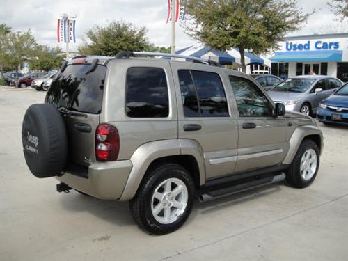 Jeep Liberty 2006 photo 2