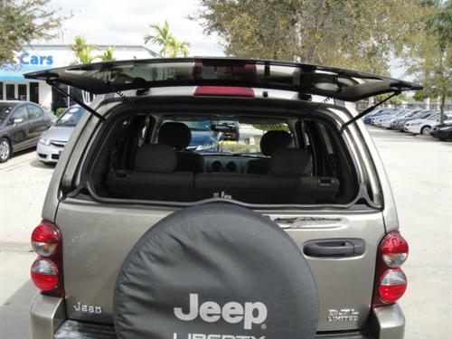 Jeep Liberty 2006 photo 4