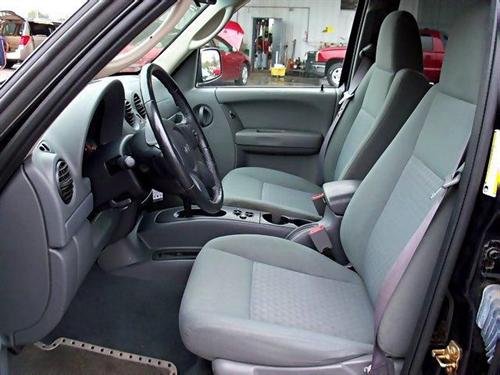 Jeep Liberty 2006 photo 4