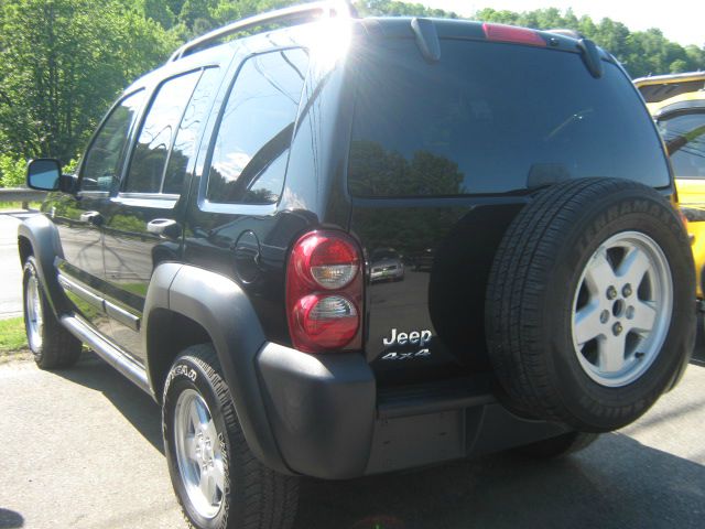 Jeep Liberty 2006 photo 3