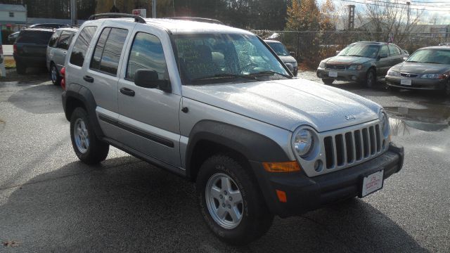 Jeep Liberty 2006 photo 2