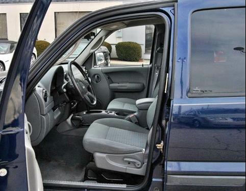 Jeep Liberty 2006 photo 3