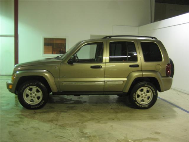 Jeep Liberty 2006 photo 2
