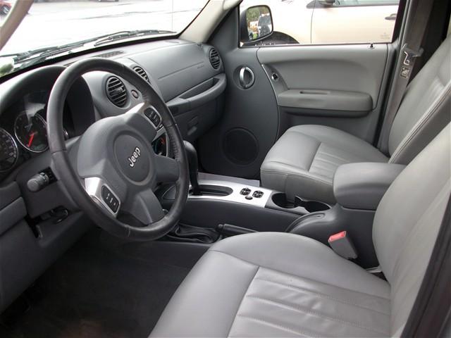 Jeep Liberty 2006 photo 3