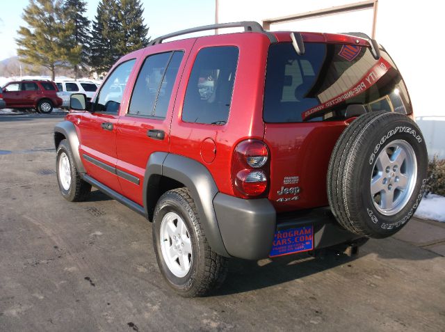 Jeep Liberty 2006 photo 4