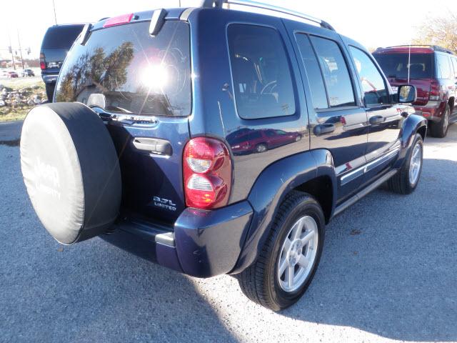 Jeep Liberty 2006 photo 2
