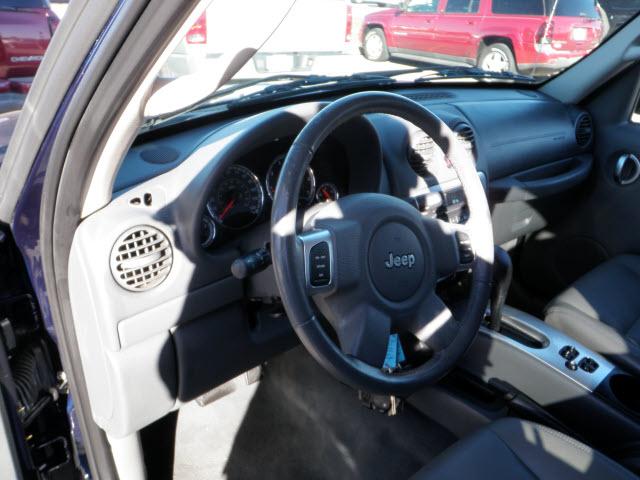 Jeep Liberty 2006 photo 4